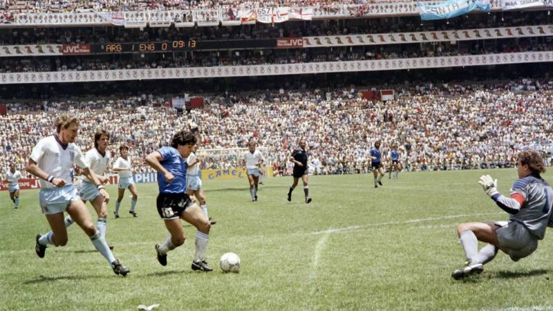 Top 10 Bàn Thắng Đẹp Mọi Thời Đại - Siêu Phẩm Túc Cầu 1 Diego Maradona solo đỉnh cao trước tuyển Anh (1986)
